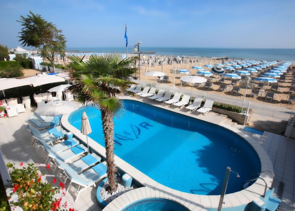 Hotel Rivamare Jesolo Extérieur photo